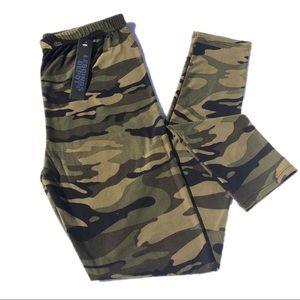 🆕 camo Leggings One size 0 to 12